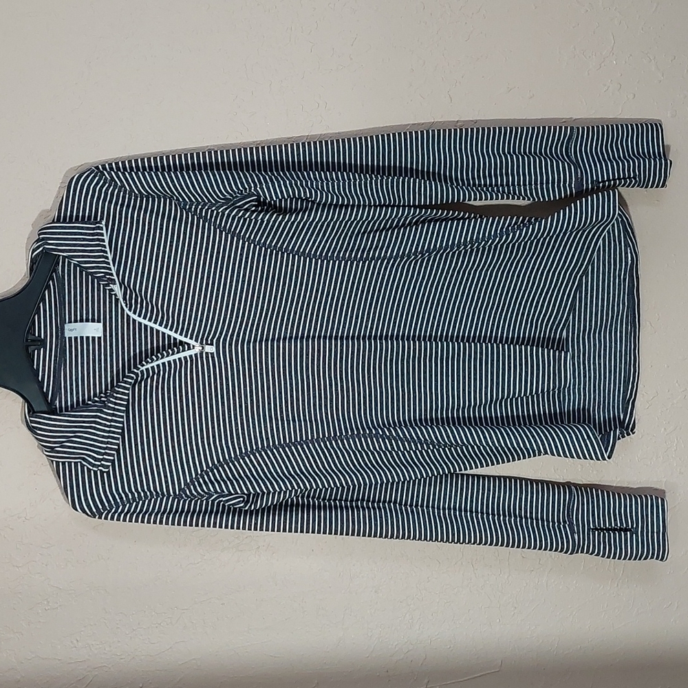 GapFit Womens Size Small Long Sleeve Whit/Black Striped Activewear 1/2 Zip.